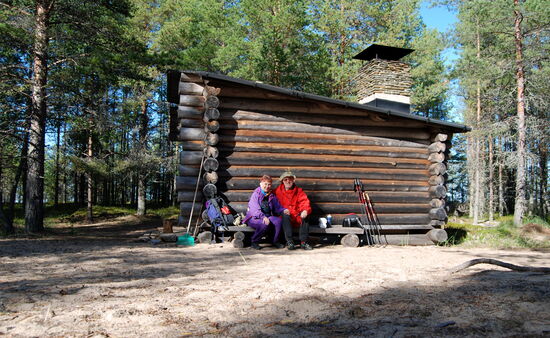 dann erreichten wir die Hütte an der Landspitze Makkaraniemi