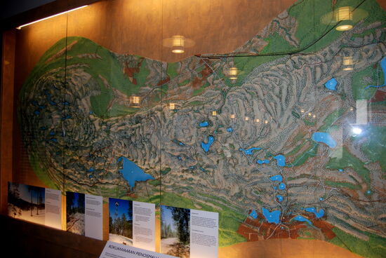 im Naturum gab es u.a. ein großes Relief des Nationalparks