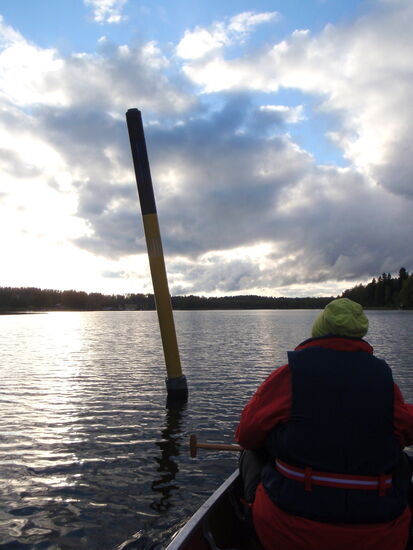 zwischen den Inseln der Sonne entgegen