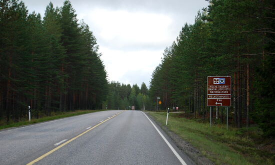 der Abzweig zum Nationalpark Helvetinjärvi,