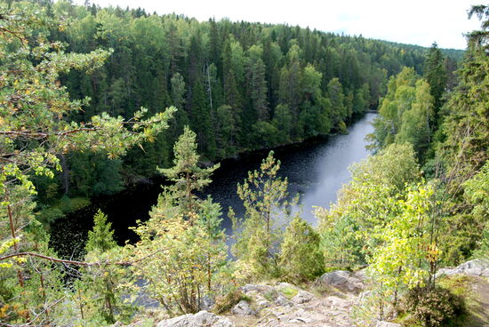 des Sees Helvetinjärvi
