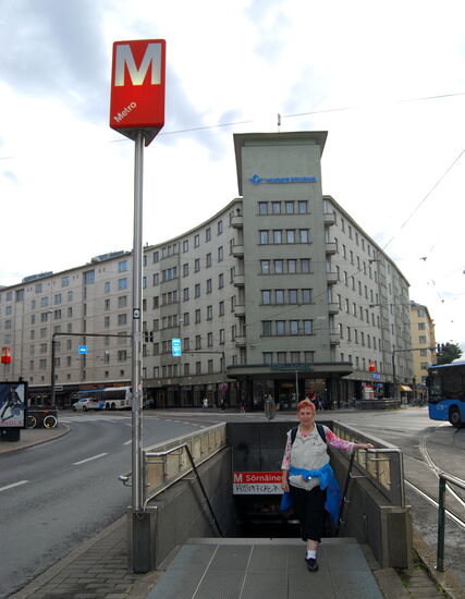 in Sörnäs - Sörnäinen stiegen wir in die Metro um