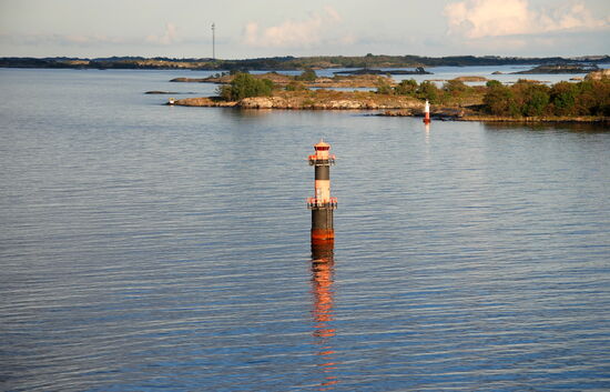 Leuchttürme Lerskärsgrund und im Hintergrund Norr Lerskäret