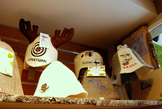 Saunamützen im Eckgeschäft