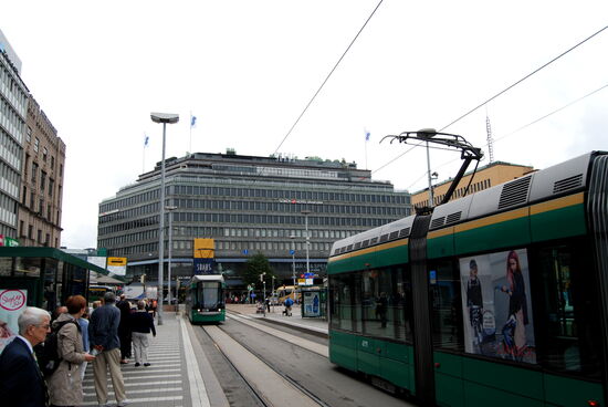 stiegen wir in die Straßenbahn