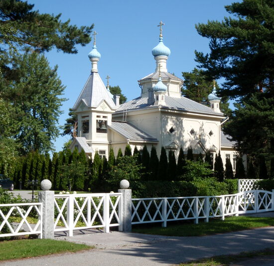 wir fuhren noch einmal durch den Ort und an der orthodoxen Kirche vorbei