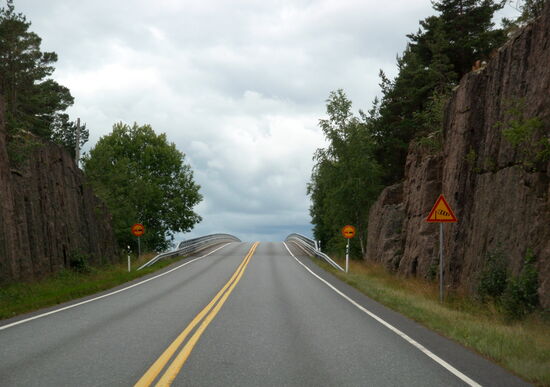 wir verließen die Insel Lehtinen über die Kaitaisten-Brücke