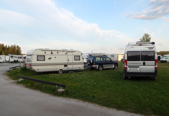 dann erreichten wir den Stellplatz von Jävre