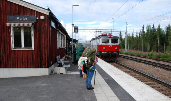 der pünktlich ankam