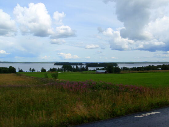 Weiterfahrt mit Blick auf den See