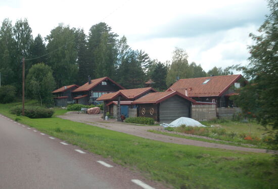 die ersten Häuser von Gesunda