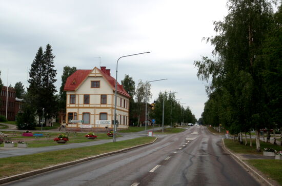 Durchfahrt durch Jokkmokk, links det gamla apoteket