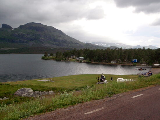 und kamen am Hubschrauber-Landeplatz vorbei