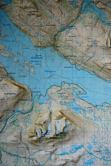 Landkarten an der Wand: Akkajaure