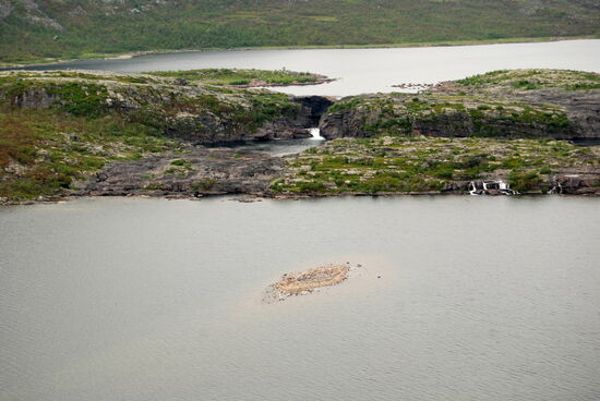 die Reste des großen Wasserfalls