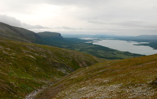 wir flogen über Bergrücken