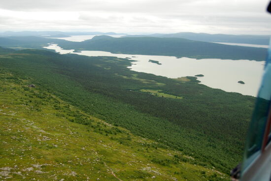 dann erreichten wir den See Laitaure mit der Gebirgsstation Aktse.