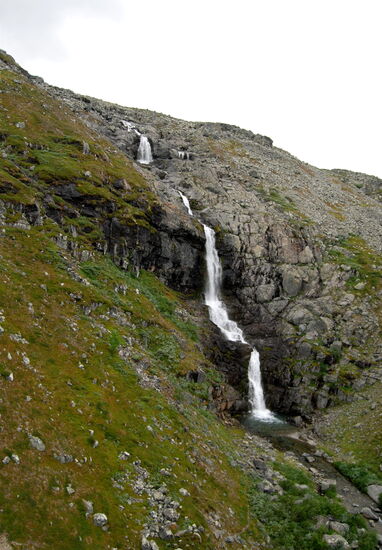 wir flogen an einem Wasserfall vorbei