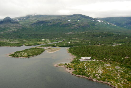 hinten der Campingplats und vorn das Naturum