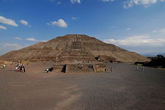 Sonnenpyramide