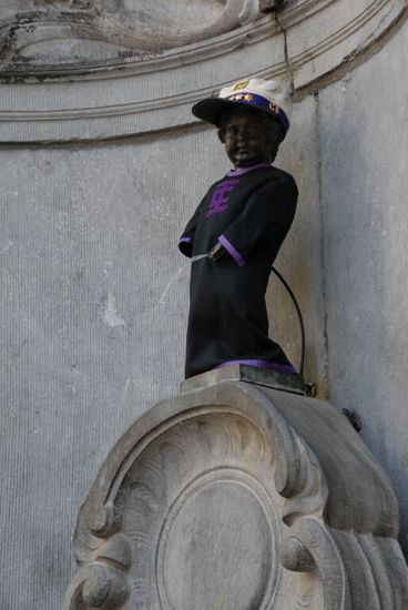 und mal angezogen...