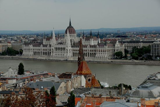 Parlament von der Fischerbastei aus