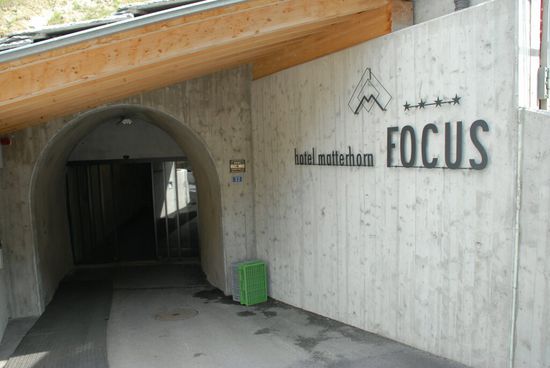 Eingang zu unserem Hotel