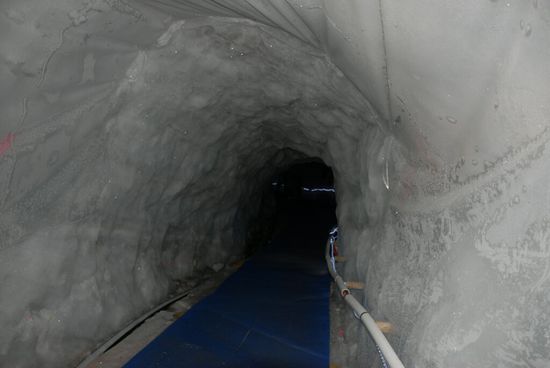 Eispalast - unter dem Gletscher!