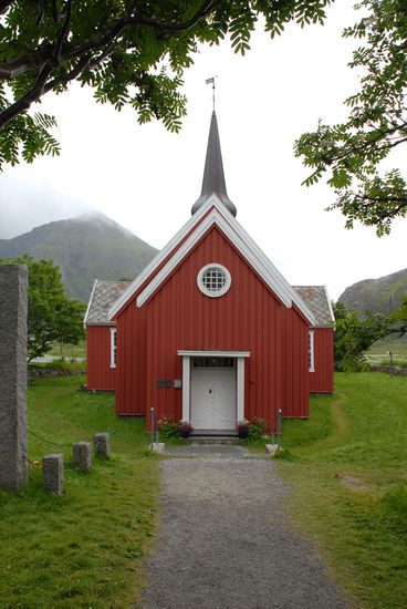 Flakstad Kirche