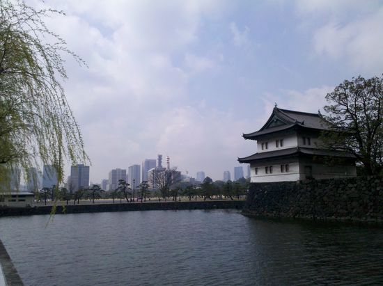 Palastmauer mit Stadtpanorama