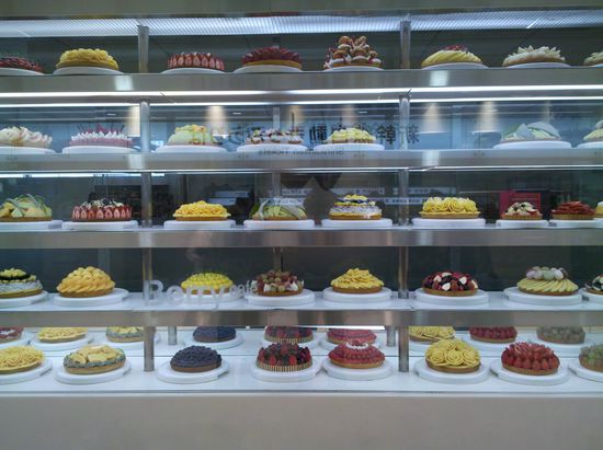 Japaner lieben Süßes. Überall kann man kunstvoll verziertes Gebäck entdecken.