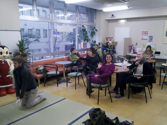 Der Aufenthaltsraum mit ein paar anderen Schülern