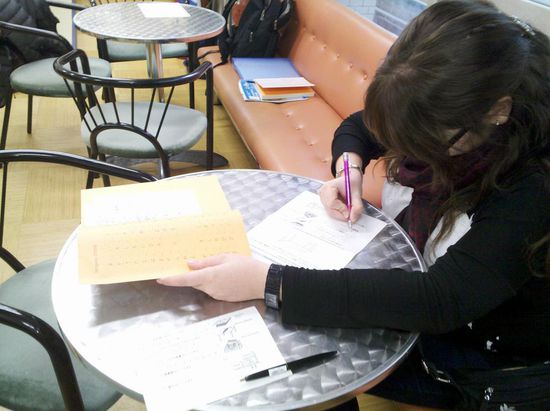 Nach dem Unterricht gibt es Hausaufgaben und jeden Tag einen Test 