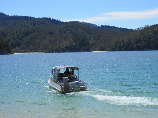 Da geht es hin - das Wassertaxi. Jetzt heißt es "zurück zu Fuß"!