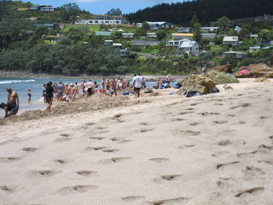 Zu viele Menschen am Hot Water Beach