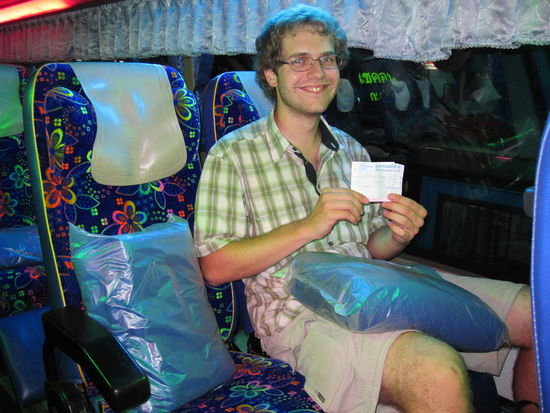 I oisem 1.Klass Bus wos nöd nur Chüssi und Decki git sondern womer Sitz au richtig wit cha abeklappe 