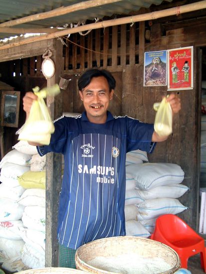 Hatten wir noch etwas liegen lassen? Die Säckchen mit dem (Souvenir-)Reis? Nö, haben wir doch alles mit nach Hause gebracht.