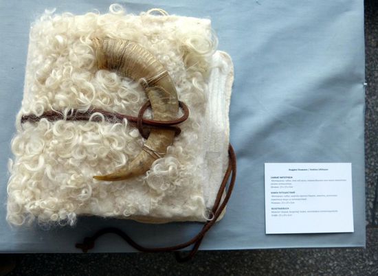 "Reisetagebuch" heißt dieses kleine Objekt der deutschen Künstlerin Andrea Uhlmann im Museum für Schöne Künste in Bischkek.