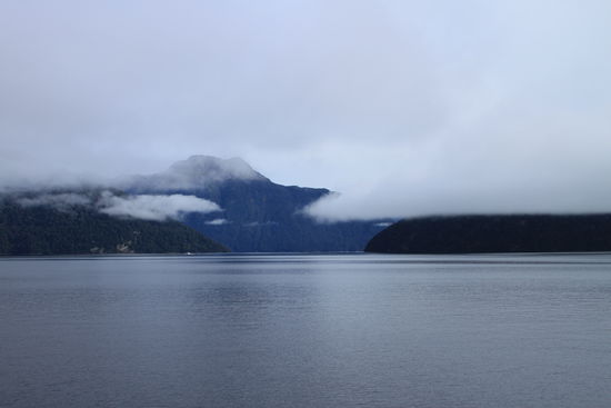 Hier noch die Wolken über Te Anau