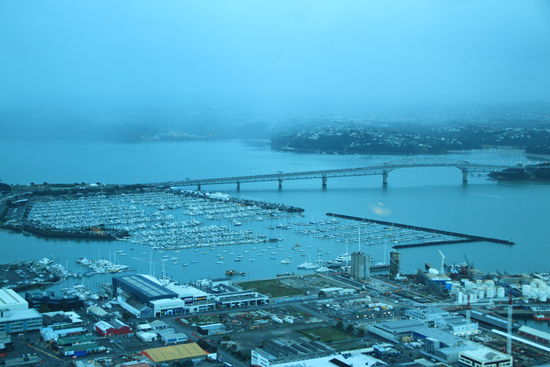 Die Harbour Bridge von Auckland