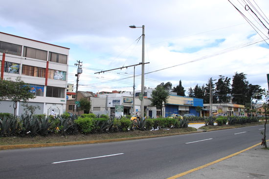 Auf der gegenüberliegenden Straßenseite das "wirkliche" Leben
