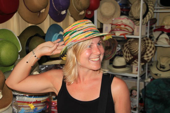 Von der Heckablage des Mercedes geklaut: Modell Klorolle