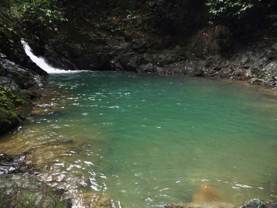 Der kleine Wasserfall.