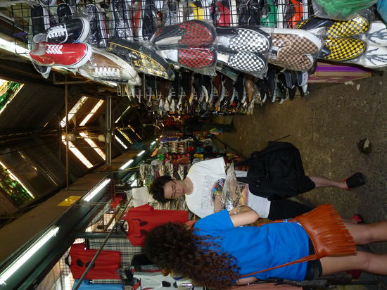 Einer der Gänge auf dem Chatuchak Weekend Market