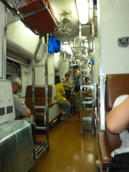 Der Nachtzug noch mit Sitzen...