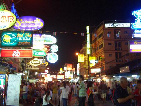 Kho San Road bei Nacht - ne Partymeile!