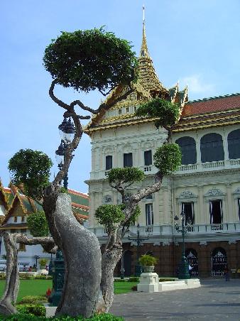 Der Grand Palace - wie man sieht, ist die Anlage wirklich schoent gepflegt und so gruen!