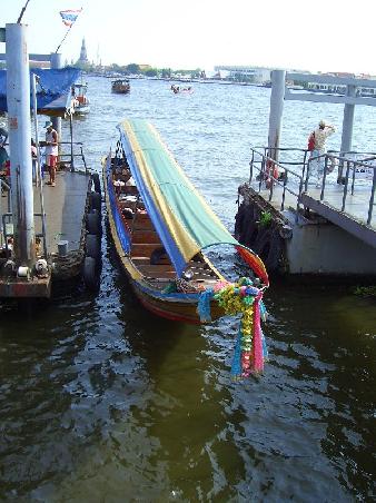 Ein Longtailboot! Trip mache ich aber erst beim naechsten Mal.