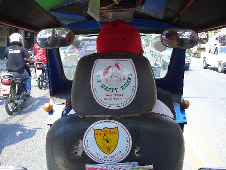Und hier noch ein Eindruck von Chiang Mai - so sieht es aus, wenn man im einem TUK TUK sitzt - sehr interessant, oder?