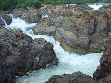 Tat Somphamit (Li Phi Fall)